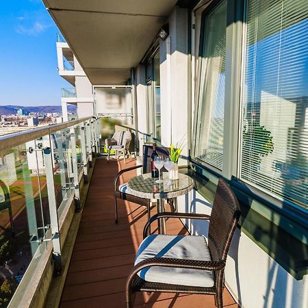 Sunny Apartment With Amazing Terrace On The 13Th Floor Near City Center บราติสลาวา ภายนอก รูปภาพ